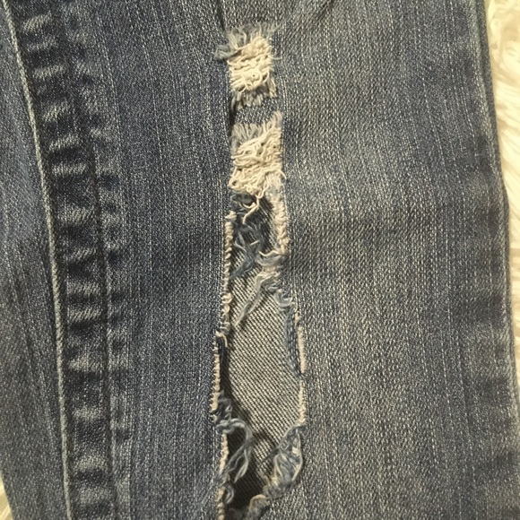 Celebrity Pink Distressed Jeans Size 3 - Picture 4 of 11